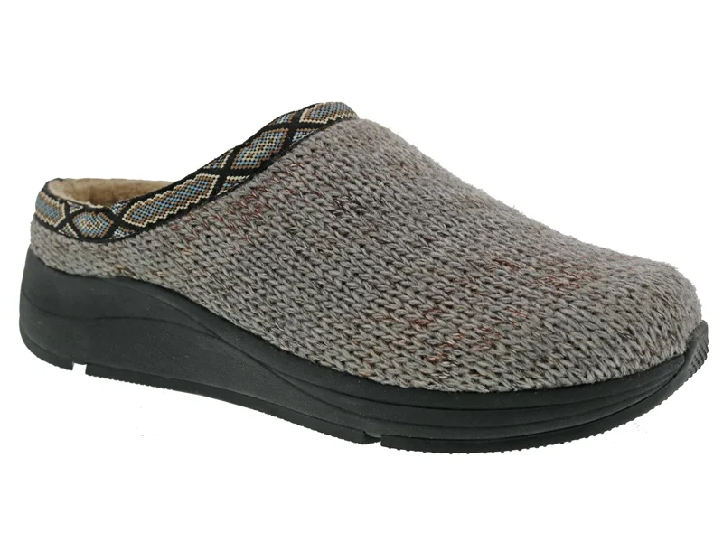 Grey (43) / 2X Wide (6E) / 13